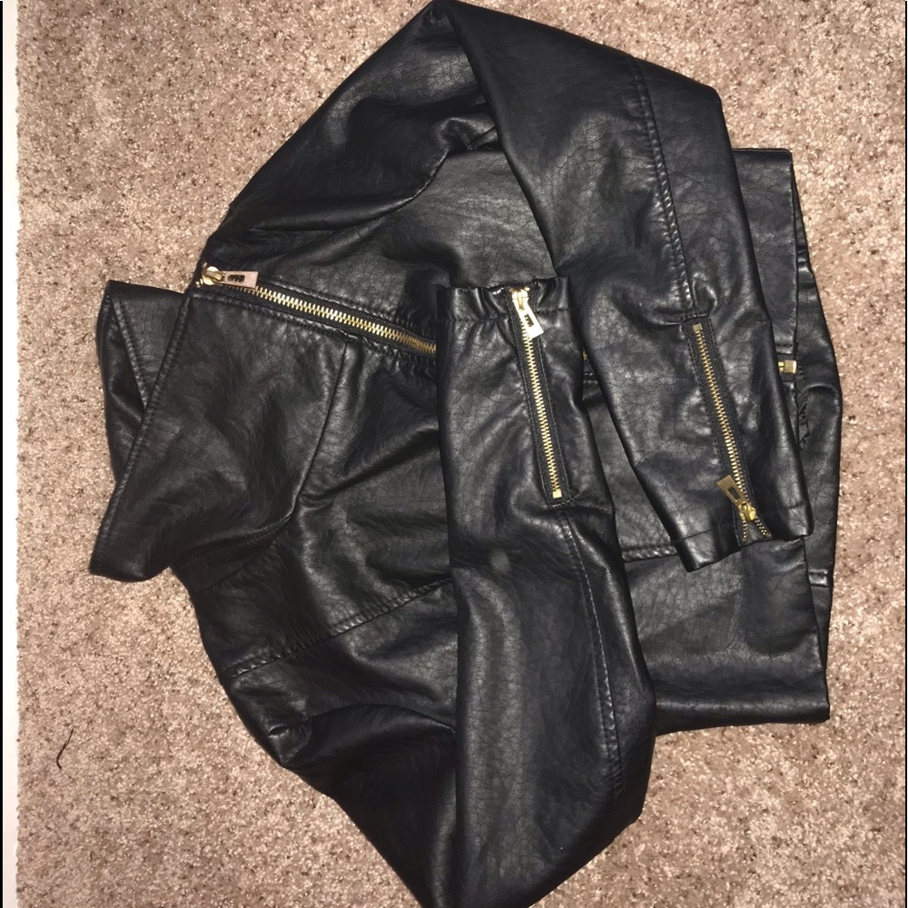 Black crop leather jacket